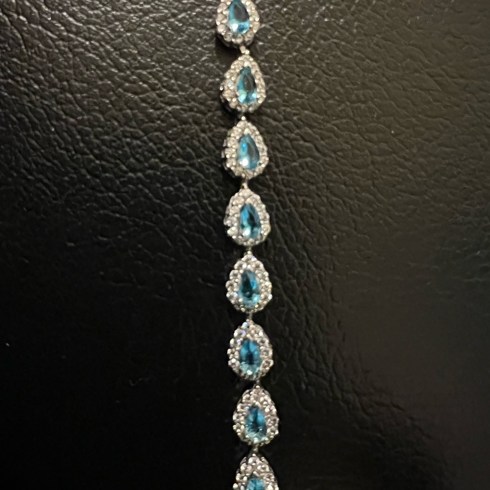 Beautiful Bracelet - Picture 2 of 2